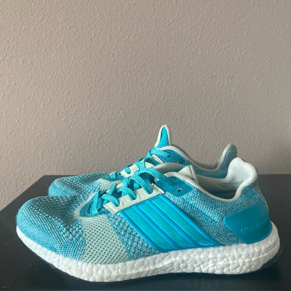 Adidas Shoes Women's 7.5 Ultraboost ST Running Sneaker Lace Up Flats BA7834 Blue